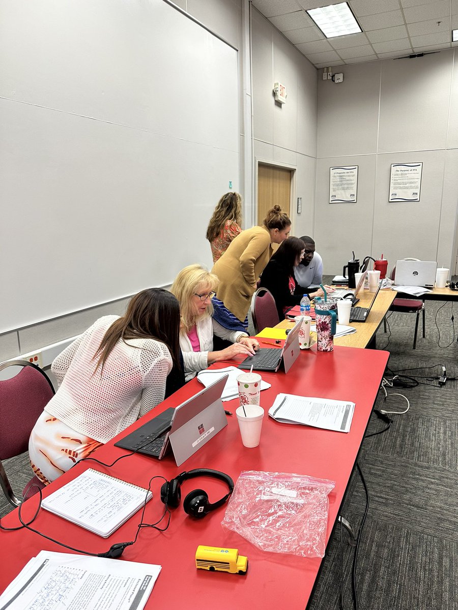 GISD_Bilingual's tweet photo. Our administrators teamed up with sheltered instruction training to support our bilingual students and teachers. We’re excited for what’s ahead! https://t.co/RdxQUOg1lX