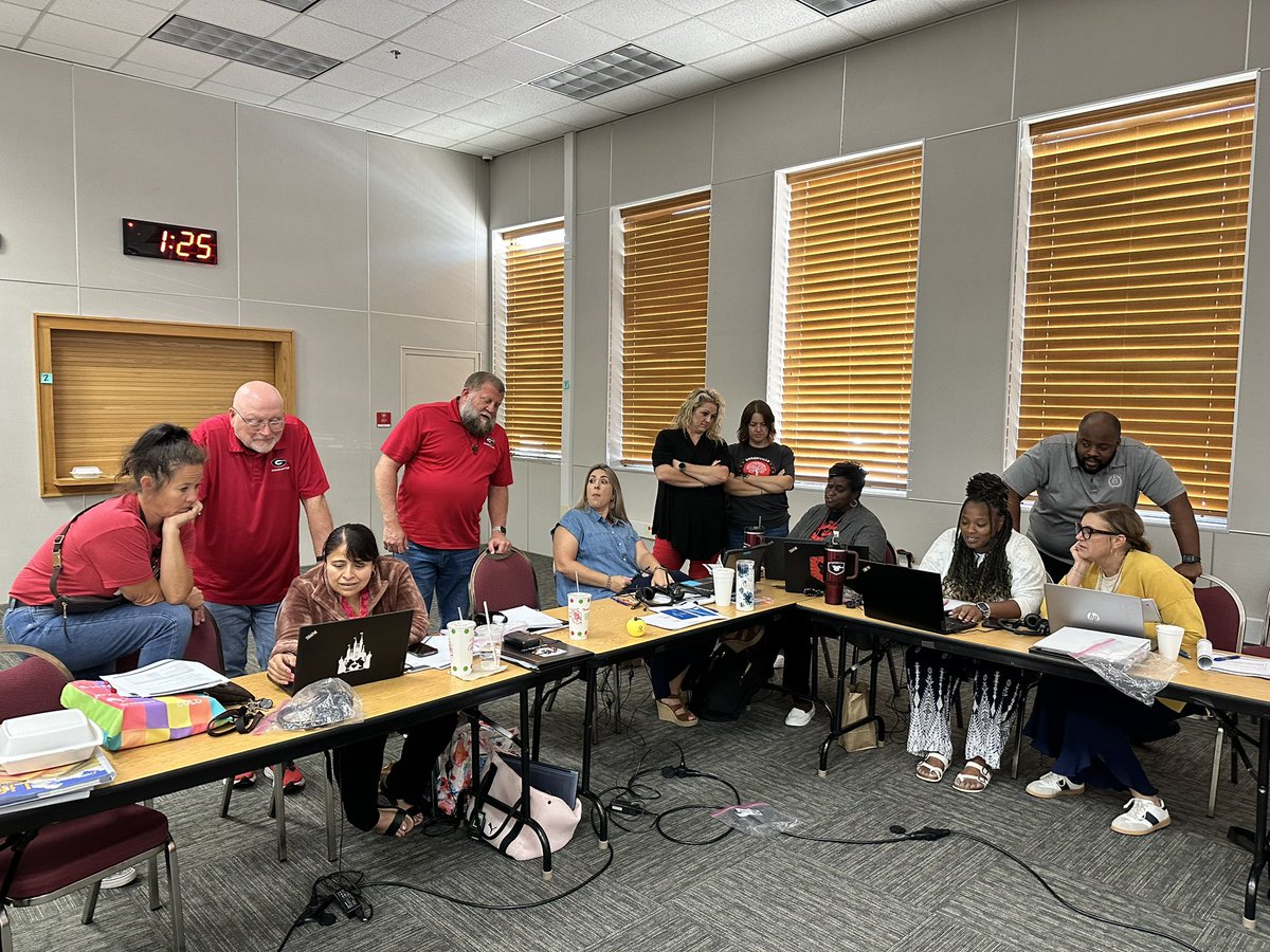 GISD_Bilingual's tweet photo. Our administrators teamed up with sheltered instruction training to support our bilingual students and teachers. We’re excited for what’s ahead! https://t.co/RdxQUOg1lX