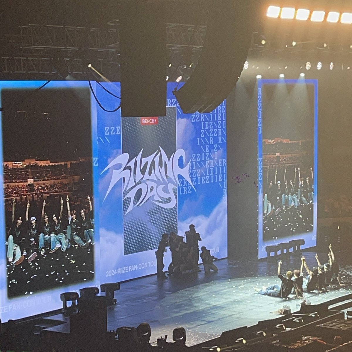 wifeezhang's tweet photo. 071424 RIIZING DAY IN MANILA π§‘
.
.
#RIIZE #λΌμ΄μ¦
#RISEandREALIZE
#RIIZE_FANCON #RIIZINGDAY
#RIIZINGDAYinMANILA
#RIIZE_FANCONinManila https://t.co/e9Gv8dFoxC