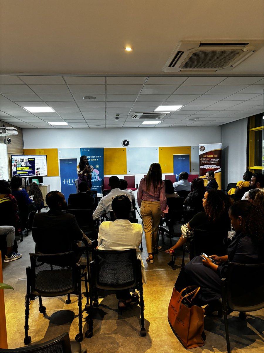 tech_blockaf's tweet photo. Nous avons eu l’opportunité de rejoindre le programme initié par @abjintech en collaboration avec #Hec_Paris orienté sur la Blockchain.

@AyemouLoic &amp; @Cryptopatyeb ont figurés parmi les panélistes qui ont conduit cette session.

Découvrez ces moments en images ✨

#TBAF #Web3 https://t.co/wI8ofSfi2J