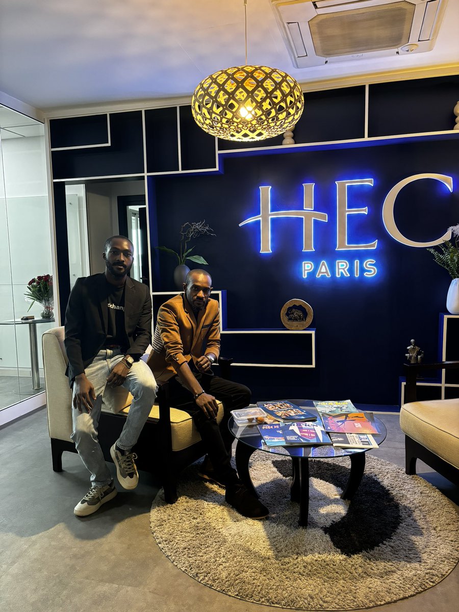 tech_blockaf's tweet photo. Nous avons eu l’opportunité de rejoindre le programme initié par @abjintech en collaboration avec #Hec_Paris orienté sur la Blockchain.

@AyemouLoic &amp; @Cryptopatyeb ont figurés parmi les panélistes qui ont conduit cette session.

Découvrez ces moments en images ✨

#TBAF #Web3 https://t.co/wI8ofSfi2J