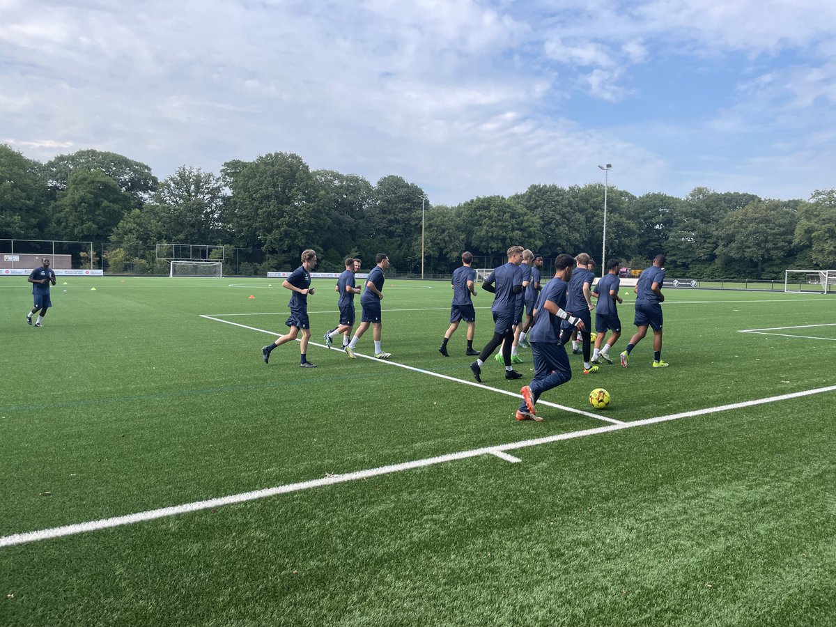 FletcherFootbal's tweet photo. Dit jaar is @CityPirates544 i.s.m. @Trainingskampen opnieuw te gast bij 𝐅𝐥𝐞𝐭𝐜𝐡𝐞𝐫 𝐔𝐝𝐞𝐧 nadat ze hier vorig jaar ook al zijn geweest.

Wij wensen het team veel succes 💪

#trainingskamp #preseason #fletcherfootball #citypirates #België #antwerpen #derdeafdeling #stage https://t.co/Y3zEU4PYLo