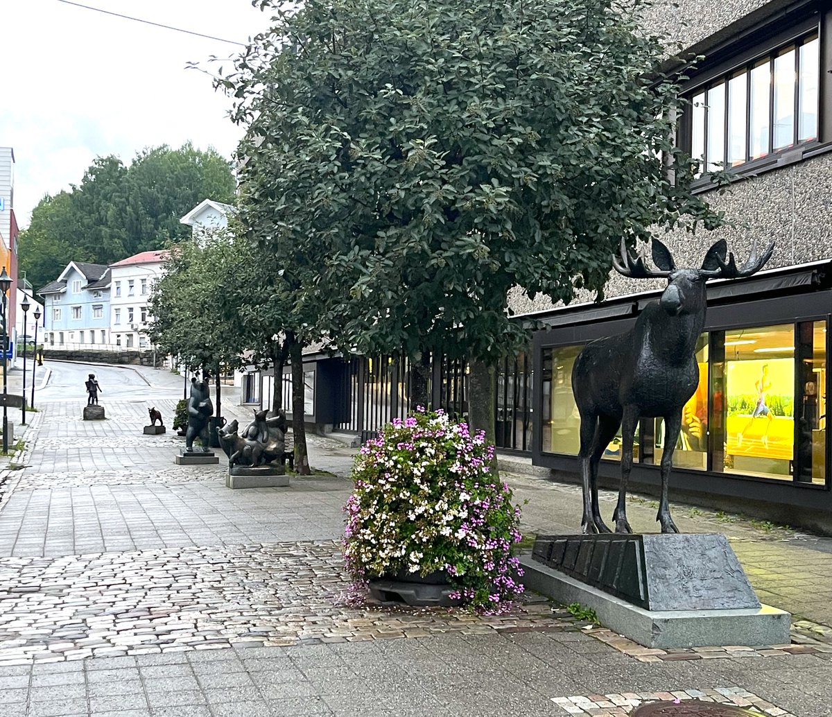 BaldertechUK's tweet photo. Does anyone recognise this moose?! ๐๐ซ
Whilst staying in Hรธnefoss, the town closest to our factory, Jason took a little stroll and stumbled upon a few locations from our brochure photoshoot! ๐ท๐ณ๐ด
#Hรธnefoss #Norway #Photoshoot #Baldertech https://t.co/V5jOKI2sza