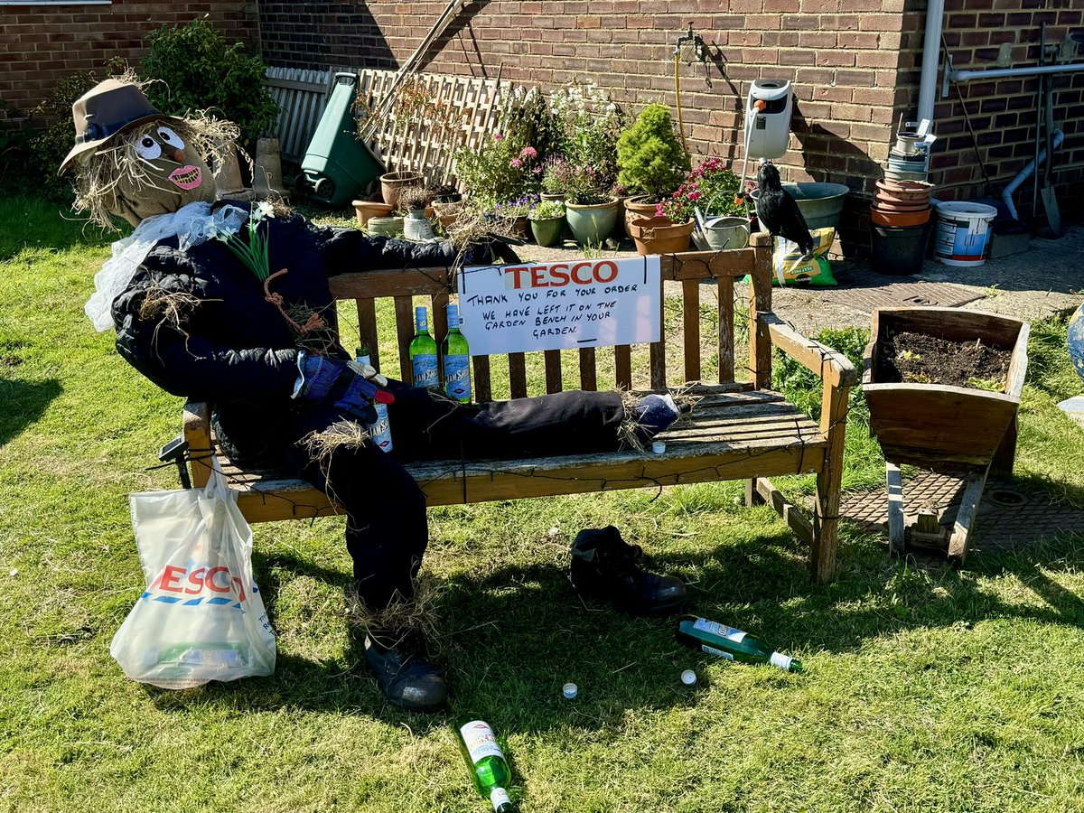 PolegateCF's tweet image. SUSSEX DOWNS SCARECROW FESTIVAL 2024

These Scarecrows can be found in Aberdale Road, Polegate.

To find out more or to enter the competition please visit - polegatecommunityfoundation.org.uk/sussex-scarecr…

#SussexScarecrows #PolegateCF