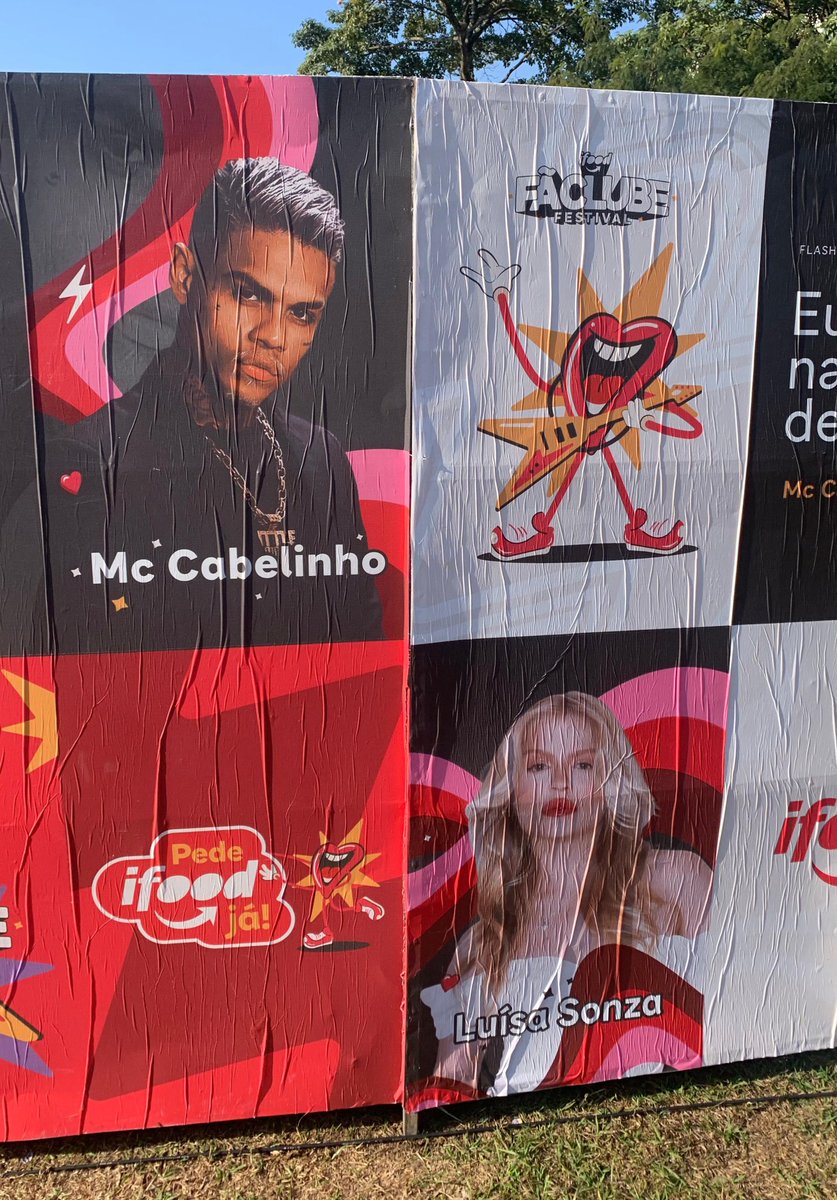 guuuavs's tweet photo. #diontem no show da divasonza e do divo cabelinho https://t.co/yFSShvTUTX