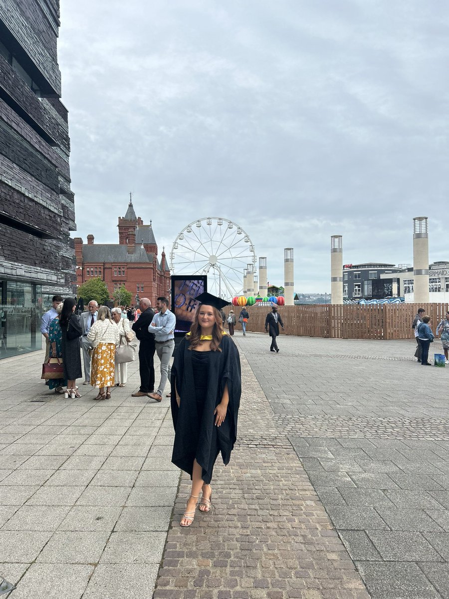 Amazing day to celebrate the end of my 3 years at <a href="/ITEcardiffmet/">ITE Cardiff Met</a> ✨ Excited to begin my teaching journey 🎉🥰