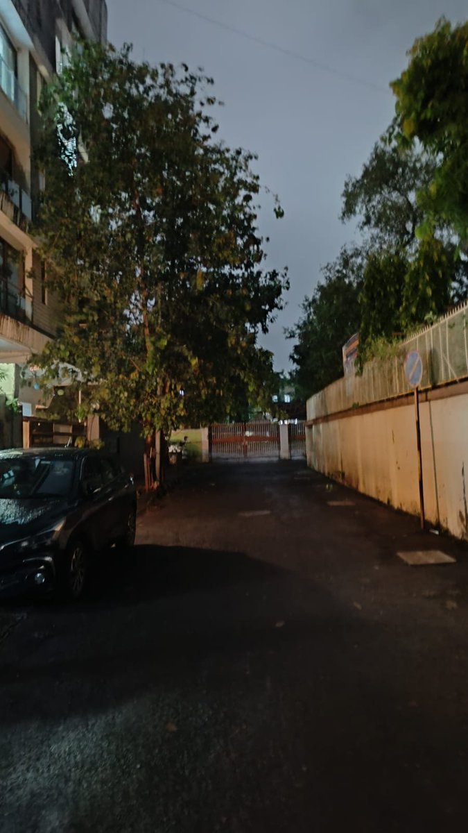 Thanawala Lane मध्ये 2 आणि Ramabai Chemburkar Lane मध्ये 3 स्ट्रीट लाईट चालू नाहीत. कृपया त्वरित कार्यवाही करावी. धन्यवाद.

<a href="/mybmcWardKE/">Ward KE BMC</a> <a href="/mybmc/">माझी Mumbai, आपली BMC</a> 
<a href="/awakenedparlek1/">awakened parlekar</a> <a href="/Chetanbelkar1/">Chetan belkar</a> <a href="/OurVileParle/">Our VileParle</a>