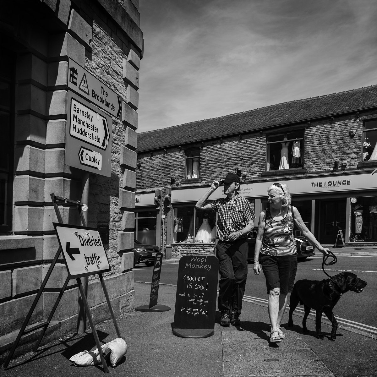 basculeteller's tweet photo. Penistone in b&amp;w 2 #photography #streetphotography #reportage #Yorkshire #Sheffield #Pennines #PeakDistrict #Flâneur #psychogeography #bw #BlackAndWhite  #monochrome #SonyFE1635PZf4 https://t.co/pQBsQNtwVQ