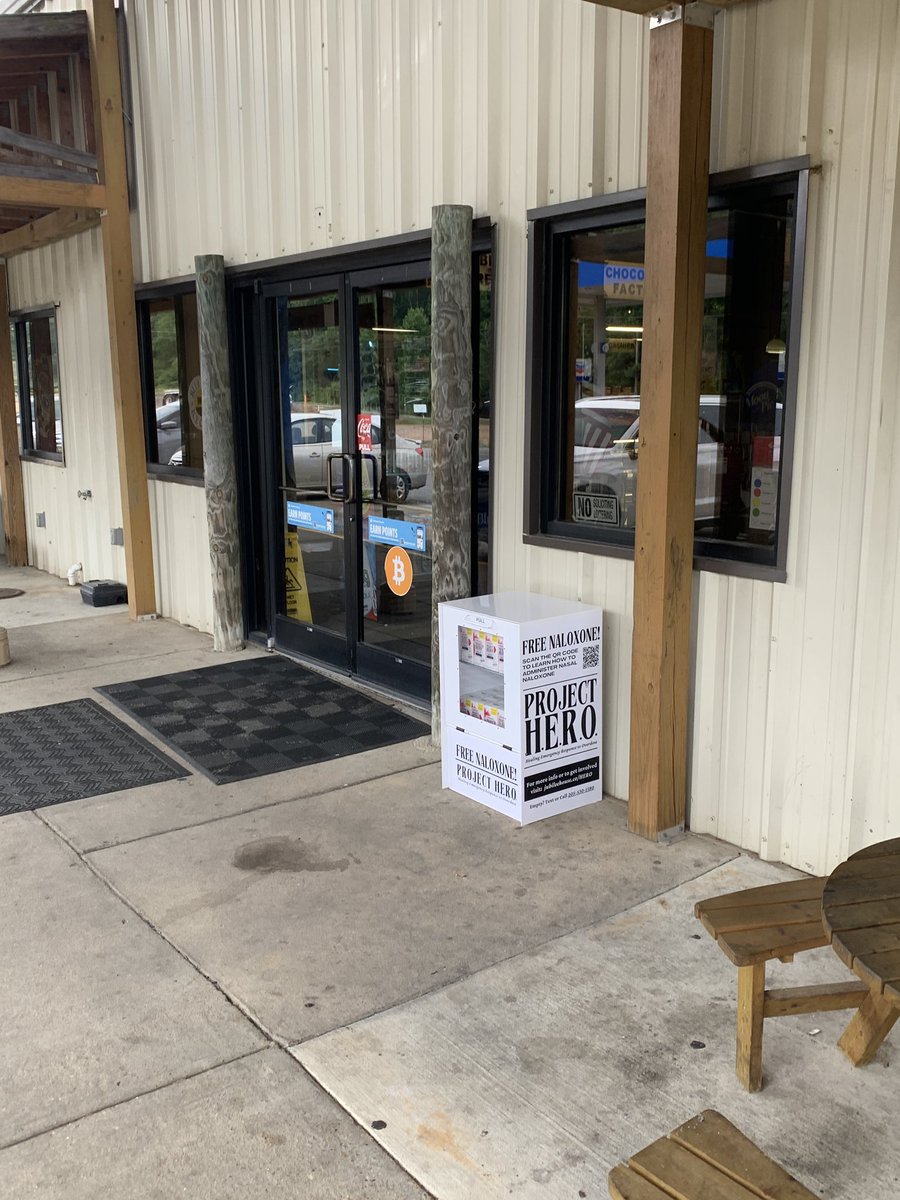 Alabama’s SECOND 24/7 access free naloxone (aka narcan) distribution site is now live! Huge shoutout to the Rolling T Truck Stop &amp; Cafe between Carbon Hill and Nauvoo, AL for helping us in our fight to remove the barriers keeping people from receiving this life saving medication!