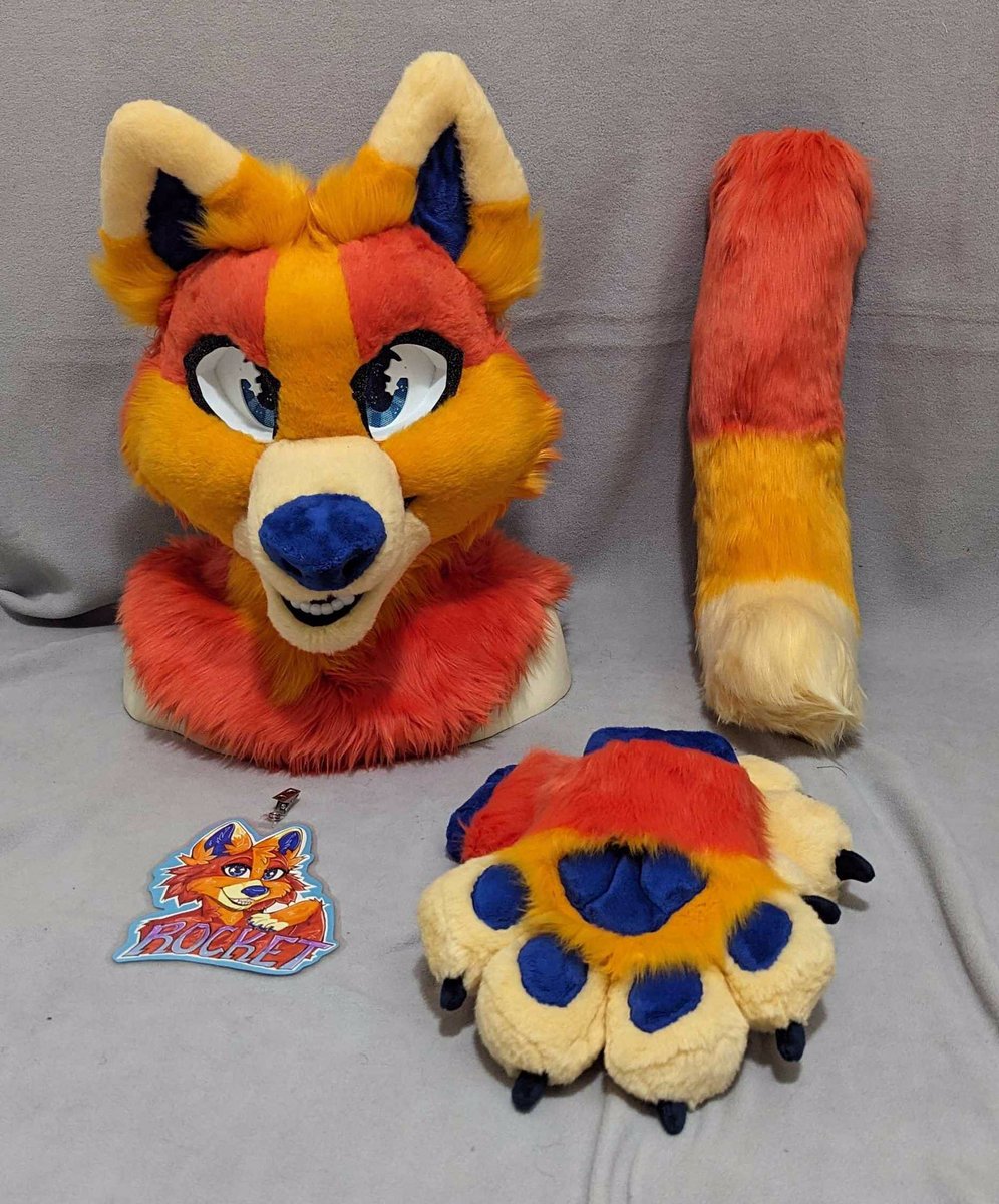 Red_sews's tweet photo. Long time no post as usual! This time I have 2 suits details below ⬇️
#furry #fursuit #FursuitFriday https://t.co/JgJaj6xN40