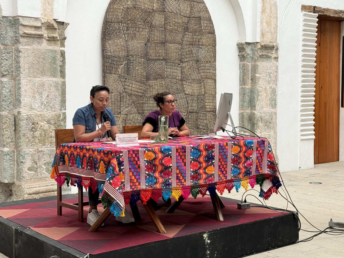 FundacionAHHO's tweet photo. ¡Último día!
X Foro Itinerante de la @RuiOaxaca.
Conocimiento - Preservación - Difusión. 

@BibliotecaJdeC. https://t.co/W4IobL7kex
