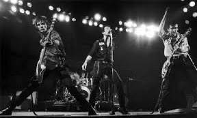 fuzzbucket🤬😱 tweet media