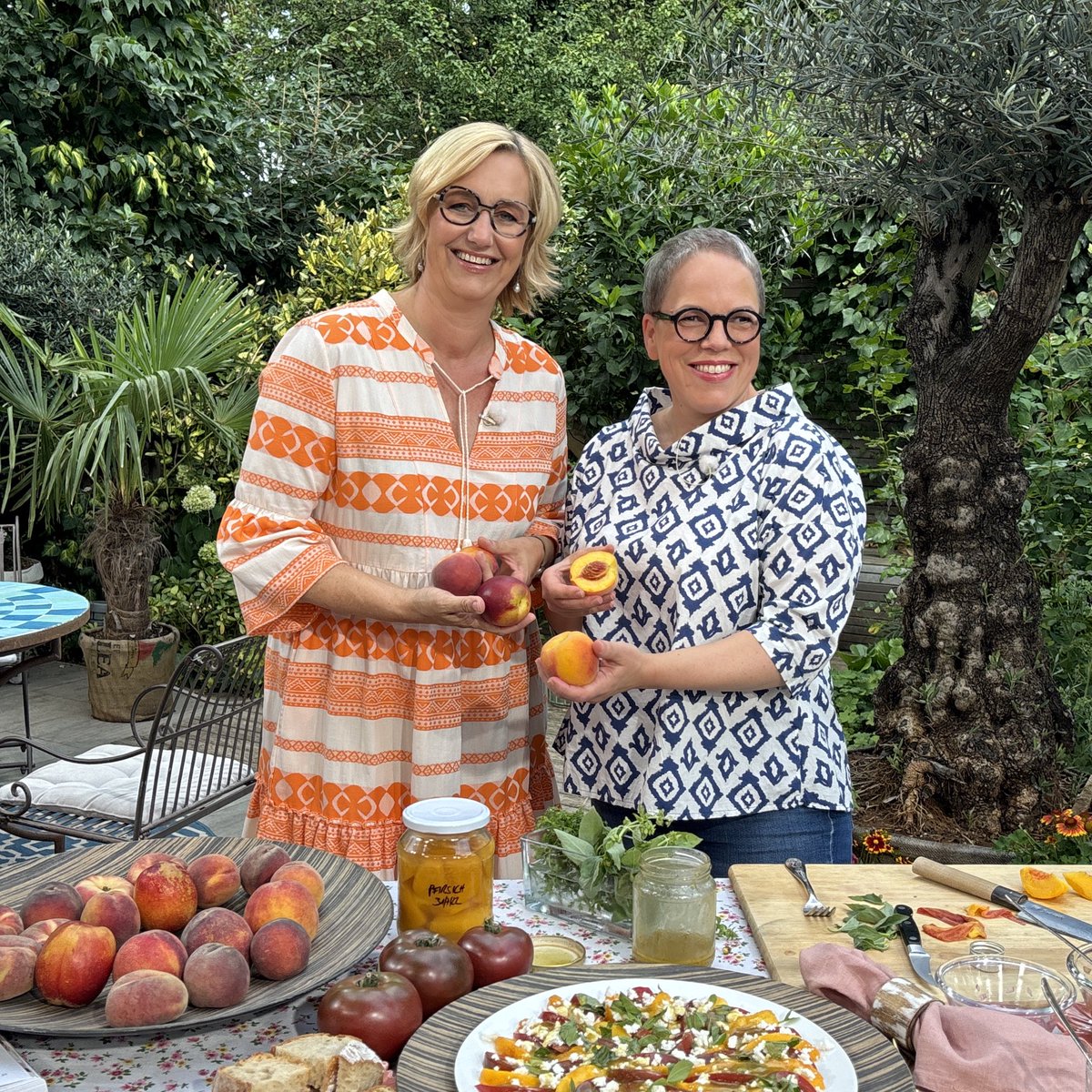 katha_esskultur's tweet image. um hochsommerkönig #pfirsich ging meine #seisernalewarenkunde #92 heute live im #studio2 auf @ORF 2 🧡 

außerdem #allesbio #gutbeihitze und #gutessenistsoeinfach

(heute mit viel zeit - 7:30 min, wie immer nachzuschauen auf orf on, link s. nächster tweet!)

/2