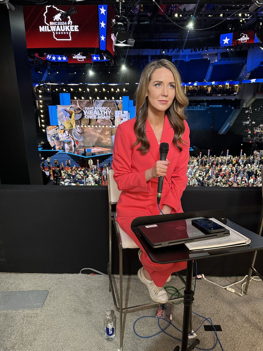 JuliaBenbrook's tweet photo. RNC coverage. ✅ #CNN #Newsource https://t.co/iaf6Jhu5K2