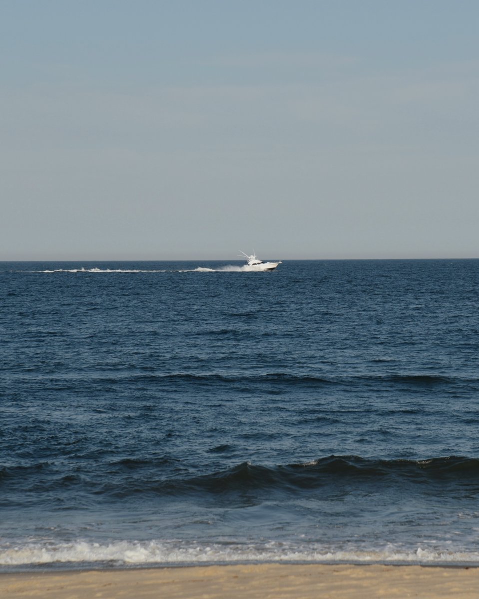 Visit_NJ's tweet photo. The views from Spring Lake never get old. A casual Tuesday on the Jersey Shore...🦪🦀
#VisitNJ #SpringLakeNJ #BelmarNJ #NJBeaches https://t.co/sDtqmOV1oF