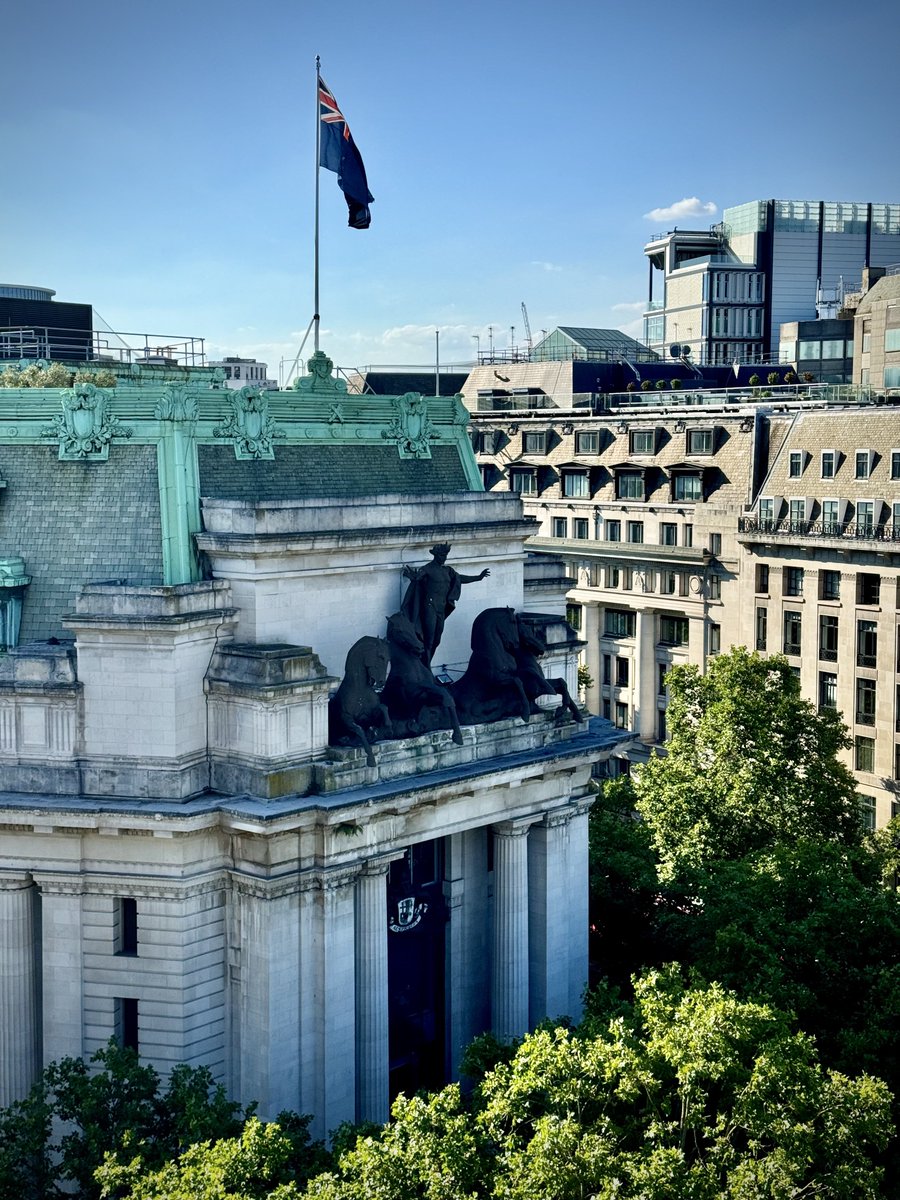 _vault12_'s tweet image. Broomstick view of Gringotts Bank on the day that the innovation economy reasserts itself - the only currency left unscathed after todays surprise cybersecurity meltdown is #Bitcoin  #btc  - make sure your Bitcoin is protected now and for future generations #cryptoinheritance by…