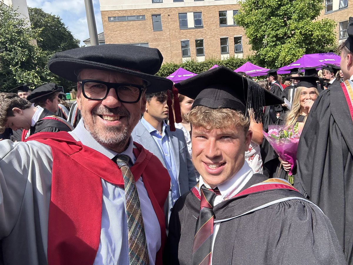 ProfPHaygarth's tweet image. Happy day today celebrating with some of my @LancasterUni @LancsUniLEC students. Congratulations to all!