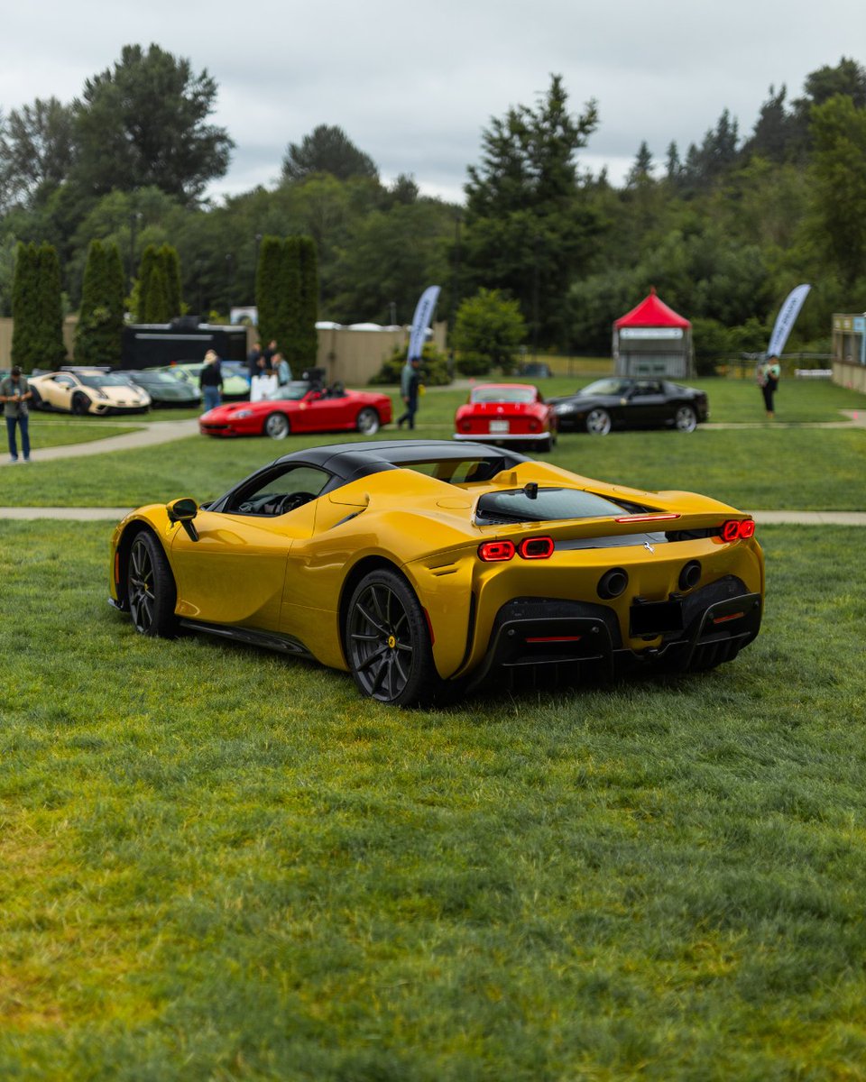 FerrariSeattle's tweet photo. History on display, blending the old with the new for #FerrariFriday
#FerrariofSeattle | https://t.co/PW7aaCJ7C9 @Ferrari #Avants #ClassicsOnTheGreen #ChateauSteMichele #Ferrari #LaFerrari #SF90Spider #812Compeitzione https://t.co/GpJjCamfcg