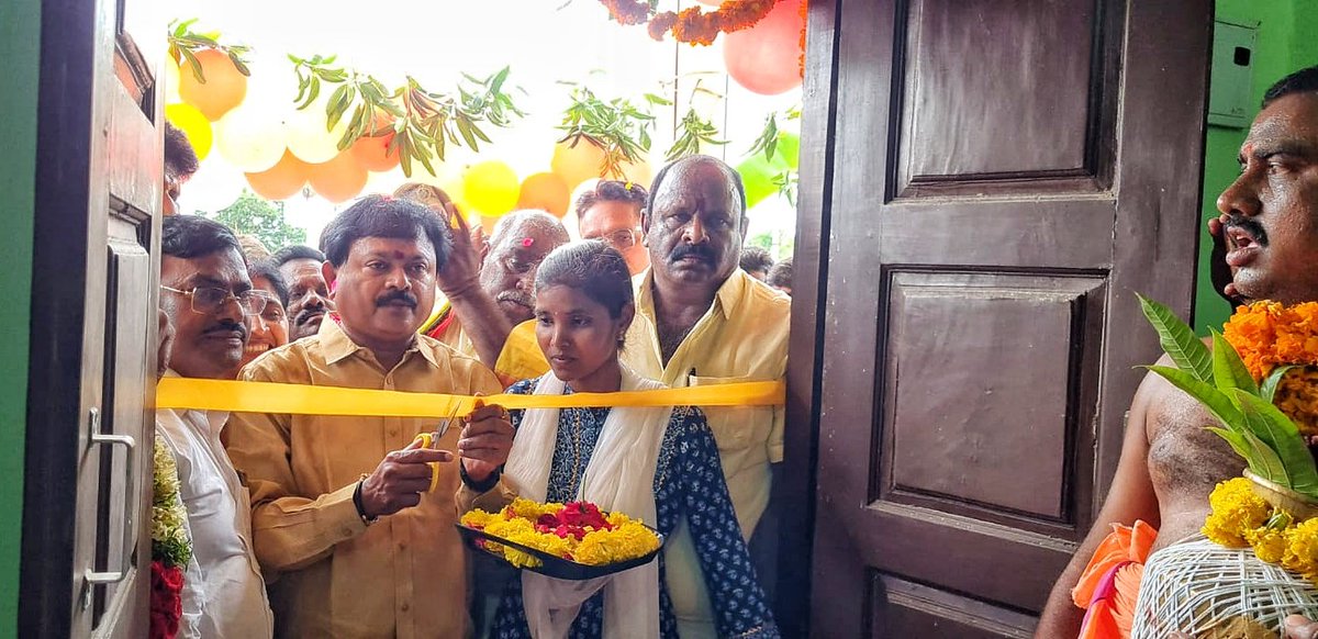 sunilkumarpasam's tweet photo. చిట్టమూరు మండలం:- పలు అభివృద్ధి కార్యక్రమాలు ప్రారంభోత్సవం లో భాగంగా ఈశ్వరవాక పంచాయతీ నందు పాల్గొన్నడం జరిగింది...
#PasimSuneelKumar
#HOPESUNEEL
#HOPEYASHP
#NaraChandrababuNaidu
#AndhraPradesh
#NaraLokesh
#JaiTDP
#gudur https://t.co/IvGkNn7DQg