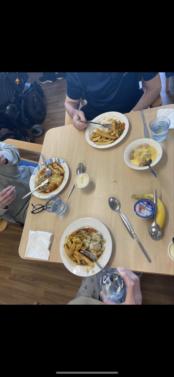 EveHopkinson1's tweet photo. A2 turned their day room into a breakfast club and then bingo and lunch in the afternoon! Well done Donna and team. Very proud of our HCSWs https://t.co/IbLo5A2Xa0