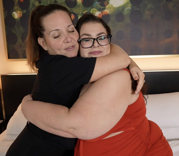 New scene on onlyfans today with @LunaLarkx   So wholesome 😈😇😍 https://t.co/86qjGgdu1P<a class="tags" href="/tag/lunalarkx">@lunalarkx</a>