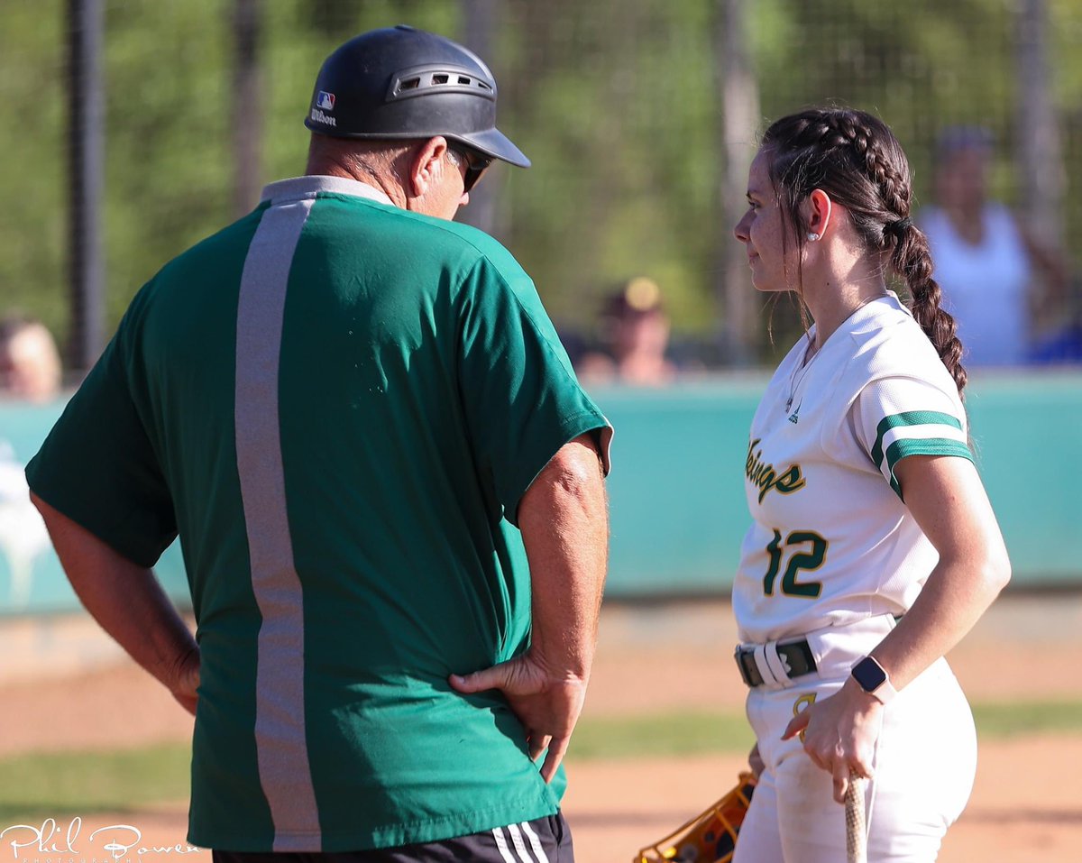 chloe phillips tweet media