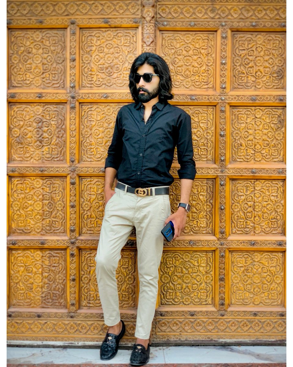 IjazAhmed9011's tweet photo. When you have confidence in yourself,🔥💯
There is no question of fear..! !🦅🤘🏻👑
#ijaz_ahmed_9011
#lookoftheday #look #lover #formal #dresing #decent #lifeenjoy #life #lifestyle #love #level #lover #longhair #click #shook #shoot #decent #outfit #blacklover #black #fam https://t.co/t4q5zoqK7I