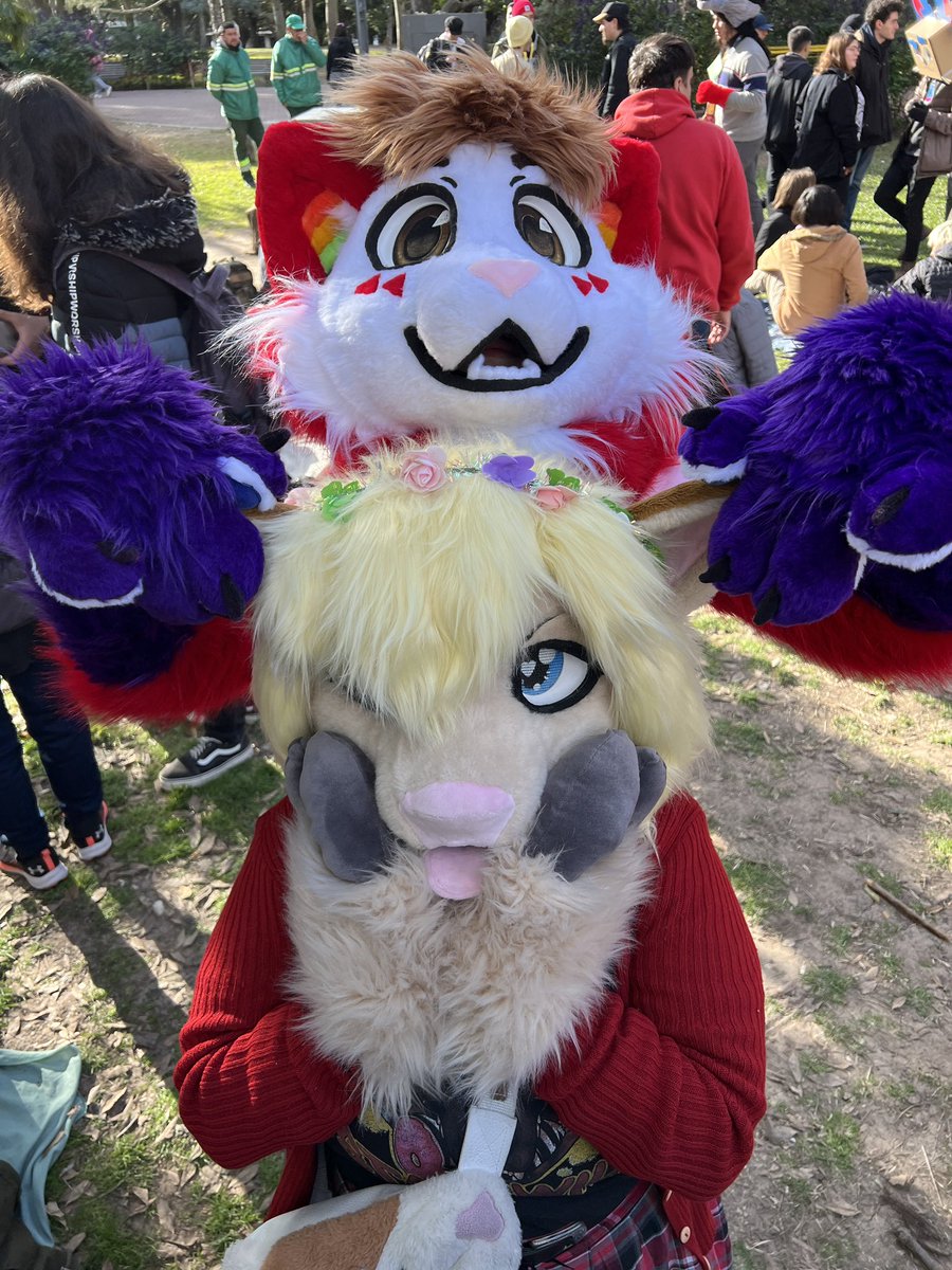 found a cute deer :3c

#FursuitFriday