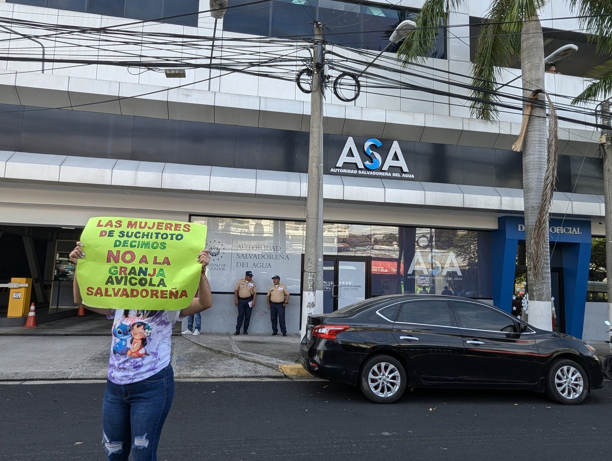 SuchiNOgranjas's tweet photo. Firmes ante la defensa del agua de nuestras comunidades y respetuosos de los procesos de ley, amparados en los Art. 77 y 78 de la Ley General de Recurso Hidrico, este día se han interpuesto 3 escritos de oposición al uso de agua del pozo Granja Suchitlan, 🧵 https://t.co/mqfGgiQlZC