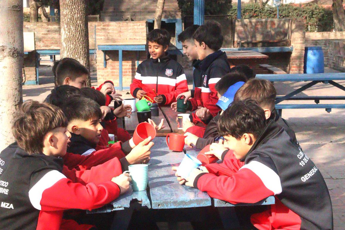 ClubSeptiembre's tweet photo. Tricolores en Santa Fe ⚽️🇾🇪

Las Categorías infantiles 2012 y 2013 del Club 10 de Septiembre ya están listos para disputar la 5 Edición de la Copa Cañada en la provincia de Santa Fe.

¡A disfrutar!

#Trico2024 ⚫️⚪️🔴 https://t.co/iC8SFYuWyR
