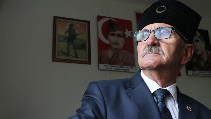 Şehit oğlu Kıbrıs gazisi Mehmet Erdoğmuş, şarapnel parçalarını yarım asırdır dizinde taşıyor. 

AA Çankırı Muhabiri Muhammed Kaygın'ın <a href="/mmkygn68/">Muhammed Kaygın</a> haberi 👇

aa.com.tr/tr/kibris-bari…