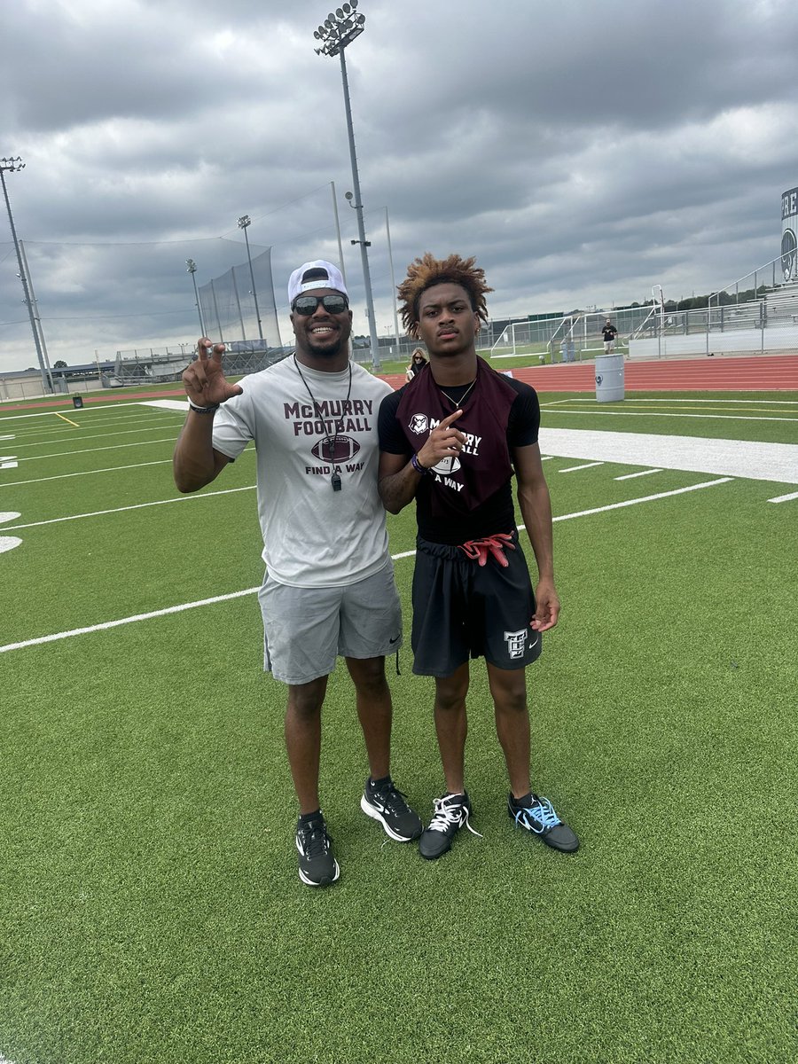 AdynHenry2's tweet photo. Had a great time at @McMURRYFOOTBALL camp today! Loved the coaching staff and the wisdom they shared with us thank you @CoachSnyde for inviting me out I enjoyed it. @kjkelley_1 https://t.co/9lkseSXjvG