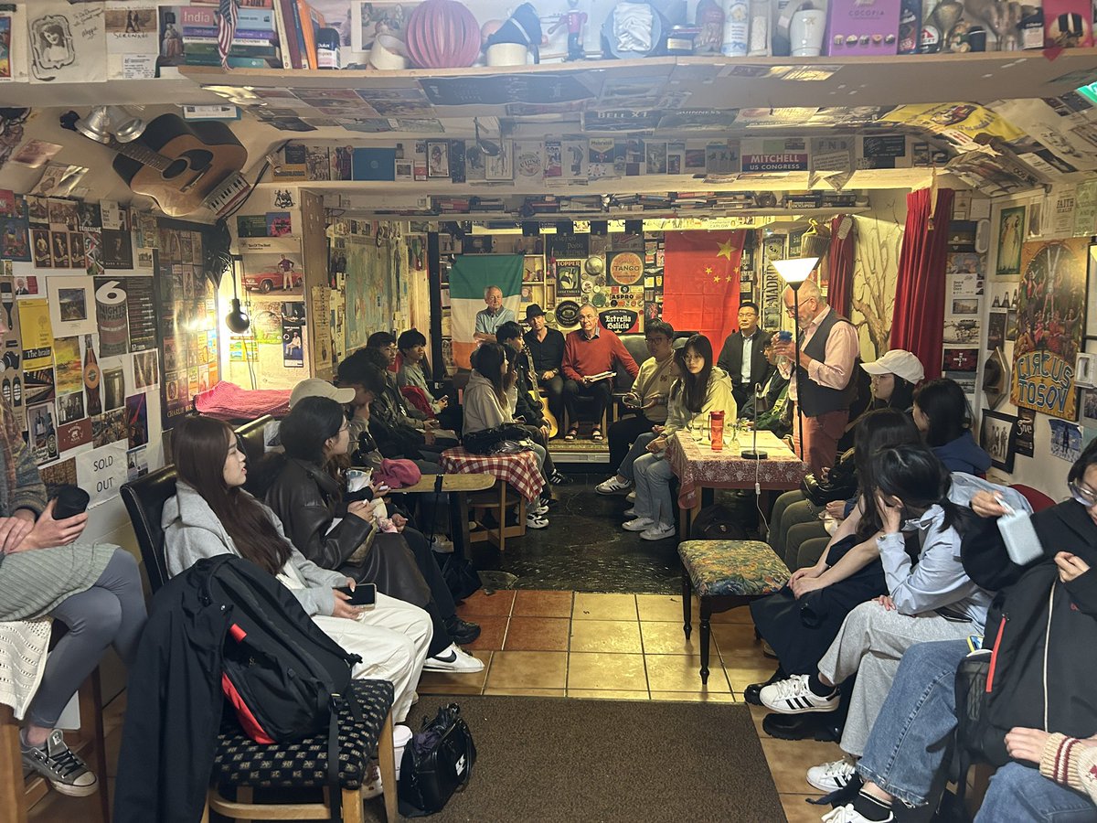 Fintan_Phelan's tweet photo. Fantastic afternoon in Pembroke Club D’Art for a Rambling House of music and story telling for our Chinese students in #Carlow! Well done to Ber Jennings, Dave Barron, @SETUIreland and @CarlowCIELS for organising! #china #ciels https://t.co/hSLxyF6IKO