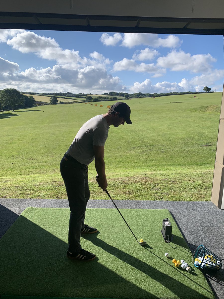 PgaproJohn's tweet photo. What a crazy busy week @HayleGolf β³οΈ helping so many golfers improve,some set-up changes and different swing ππ»ββοΈ movements plus so many schools have been having lessons everyday, lots of great feedback about all the new tech Iβm using in the studio #keeponpracticing https://t.co/ejXGAQ5dDy