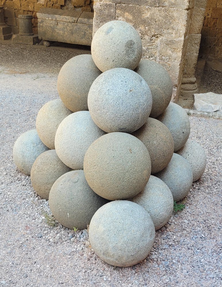 Simon_Gregg's tweet photo. A 'How many?' image from Rhodes Old Town
#unitchat https://t.co/jJLYwKSa1D