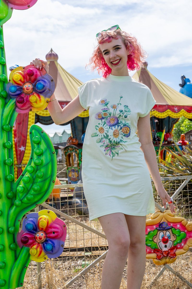 The Grunge Monkey tweet media