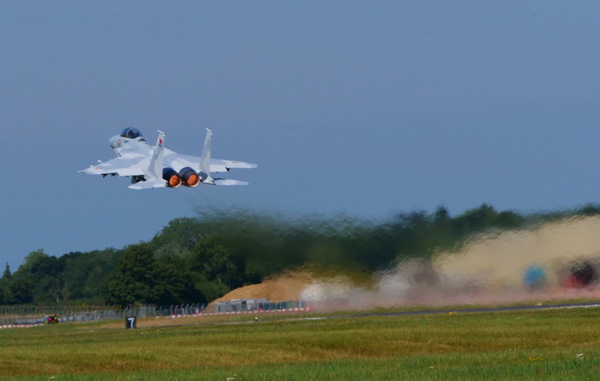 HawkSupportTeam's tweet photo. It was hot @airtattoo today, in many ways! 😎#redarrows #u2 #harrier #matador #f15 #f18 #hawk #stem #engineering #planespotting #aviationlovers #avgeek #avporn #aviationdaily  #RIAT22 https://t.co/eMp2702xLl