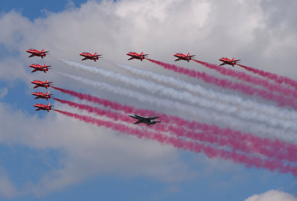 It was hot <a href="/airtattoo/">Royal International Air Tattoo</a> today, in many ways! 😎#redarrows #u2 #harrier #matador #f15 #f18 #hawk #stem #engineering #planespotting #aviationlovers #avgeek #avporn #aviationdaily  #RIAT22
