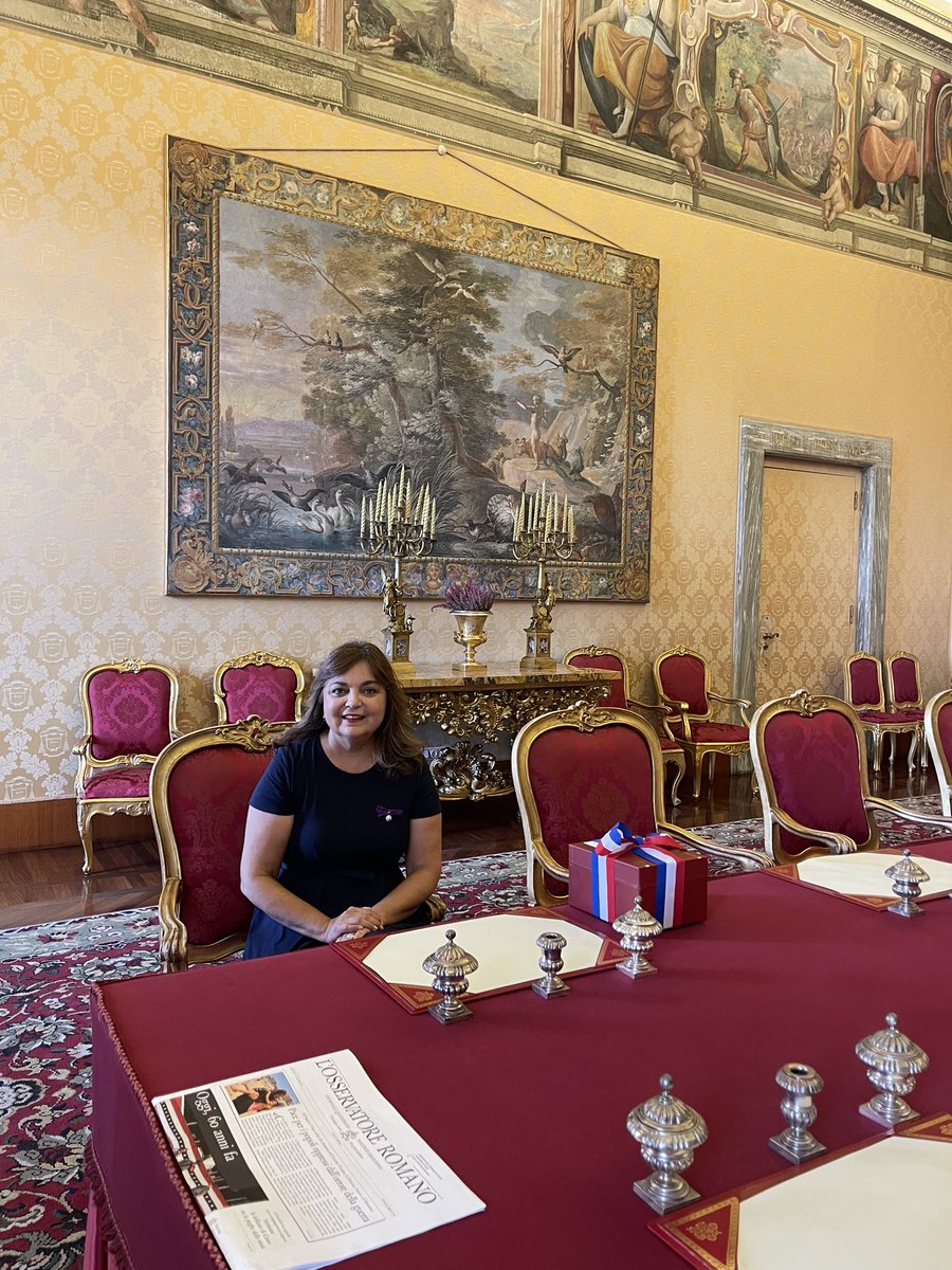 Acabando mi misión como Embajadora del Paraguay ante la Santa Sede, saludé al Secretario de Estado, Cardenal Pietro Parolin, a quien agradecí el apoyo dado a mi gestión en beneficio de ambos Estados. 🇵🇾🇻🇦<a href="/embaparvaticano/">Embajada del Paraguay ante la Santa Sede</a> <a href="/TerzaLoggia/">Segreteria di Stato della Santa Sede</a>