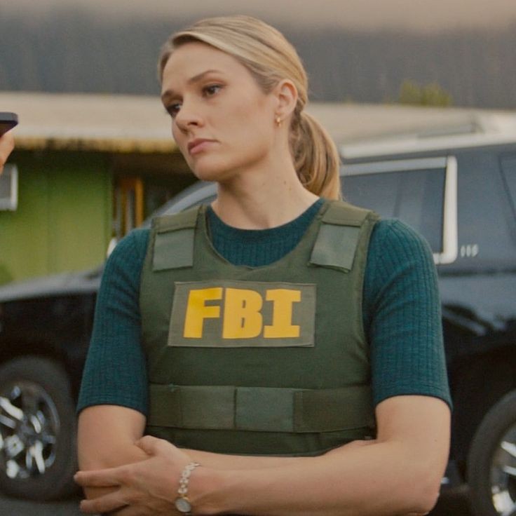 shannon_hausen's tweet photo. A #ThousandMore episodes of Kate Whistler wearing her  F.B.I vest #SaveNCISHawaii @Skydance @CBS https://t.co/l1RIA5uJXh
