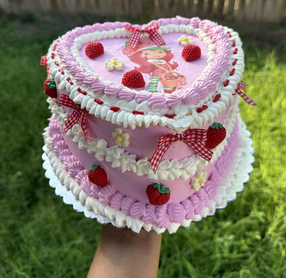 Loveeeelybri_'s tweet photo. Strawberry shortcake theme 🍰🍓🍫 https://t.co/tlGKuLPAye