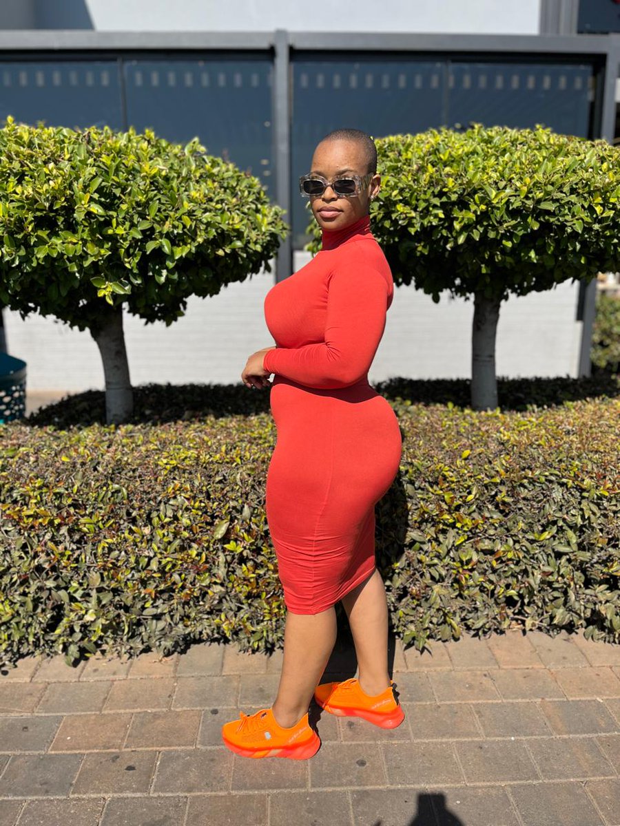 LeLo23809574's tweet photo. Bright day🧡 https://t.co/y3hro57e8X