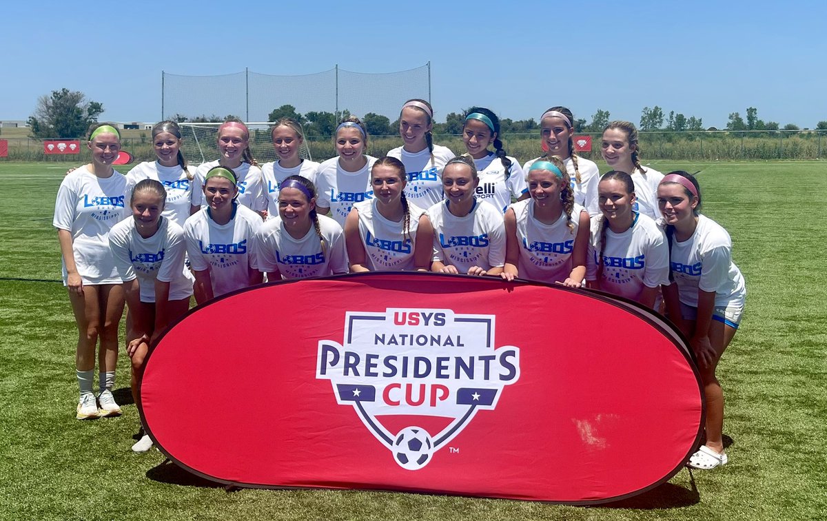 Mary_Magers's tweet photo. Thank you to the 06/07 @lobosrushsoccer DeSoto for allowing me to guest play with them at nationals. I am truly grateful for the experience! https://t.co/gHGq1VyZVn