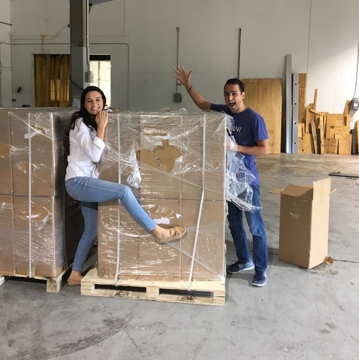 Ellie - The Pill Box With Brains & Beauty tweet media