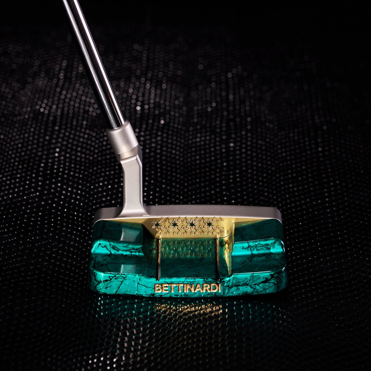 BettinardiGolf's tweet photo. Introducing the INOVAI 10.0, our #PutterOfTheWeek that’s sure to turn heads! 🌟 Featuring a stunning marbled green back piece and the iconic gold sunglass wizard eyeing each putt, this putter is both a work of art and a game-changer.
Coming soon to THE HIVE™! 🐝 https://t.co/we8l1vEHeh