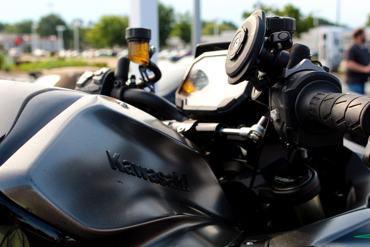 thislilalien's tweet image. Kawasaki 💚