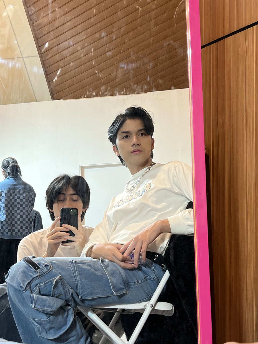 Sendyyy0_0's tweet photo. Hbd a, thankyou sudah bareng2 kita selalu 🦍 https://t.co/8mbC0F5LYE