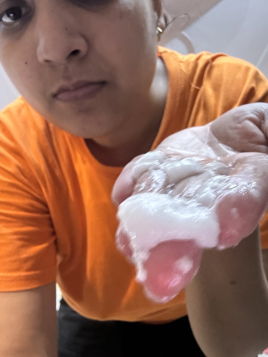 ritu_new's tweet photo. What is this behaviour @MyNykaa 
Have been using this shampoo for years now and this time I had ordered bigger bottle.. I am your regular customer and this is what you are doing with our trust.
FYI : Product expiry date is 01/25 https://t.co/Oa5lj38PXL