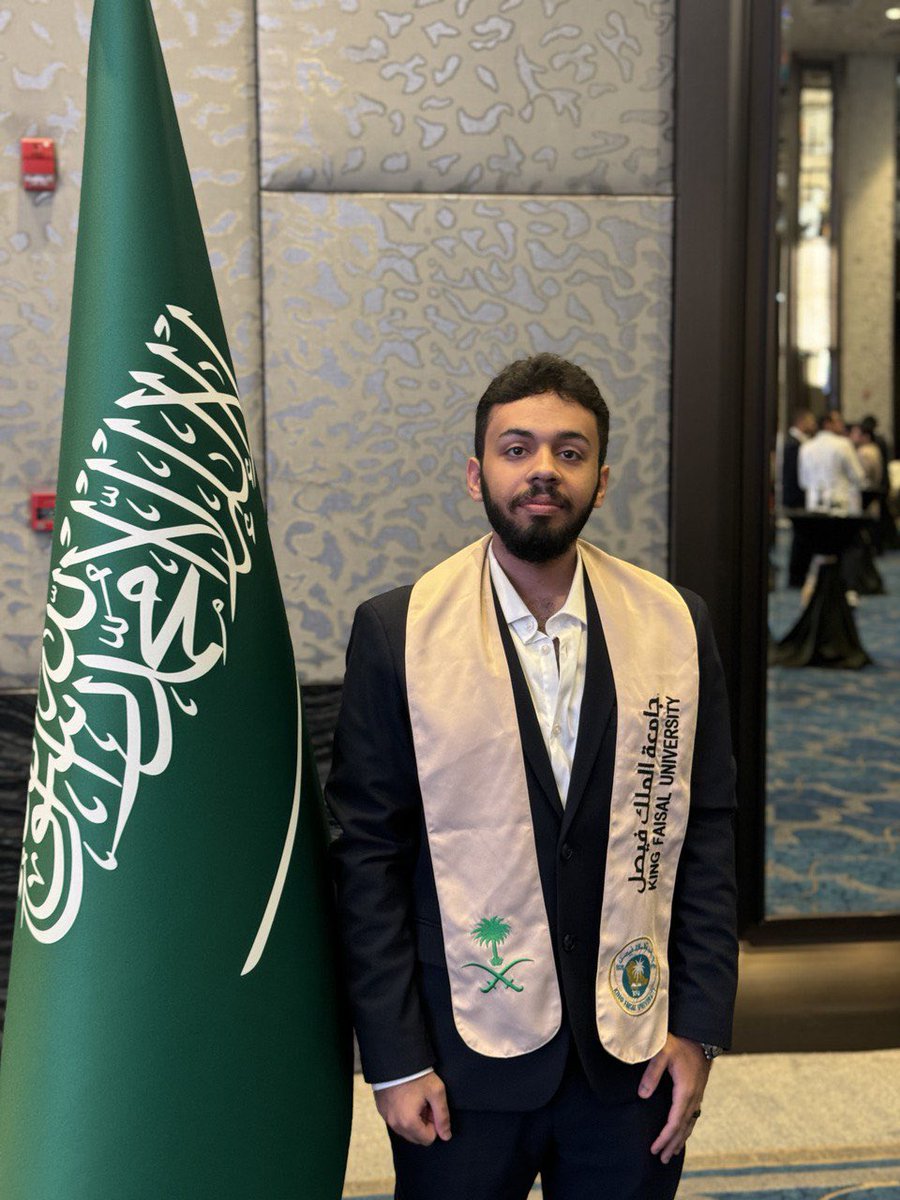 A31R8's tweet photo. دعوة العشاء من سعادة القنصل العام السعودي في كوانزو ��. عبدالله بن عبيّه.

وفي ضوء مبادرات شباب #كفو_في_الصين ومن خلال المشاركات بين الوفود، حقق وفدنا المشارك 4 جوائز من أصل 9 وذلك بين 17 جامعة مشاركة، كأعلى وفد تحقيقًا للجوائز في هذه الزيارة الدولية ولله الحمد.
#بالصين_اجتمعنا https://t.co/Tj3P68KzfM