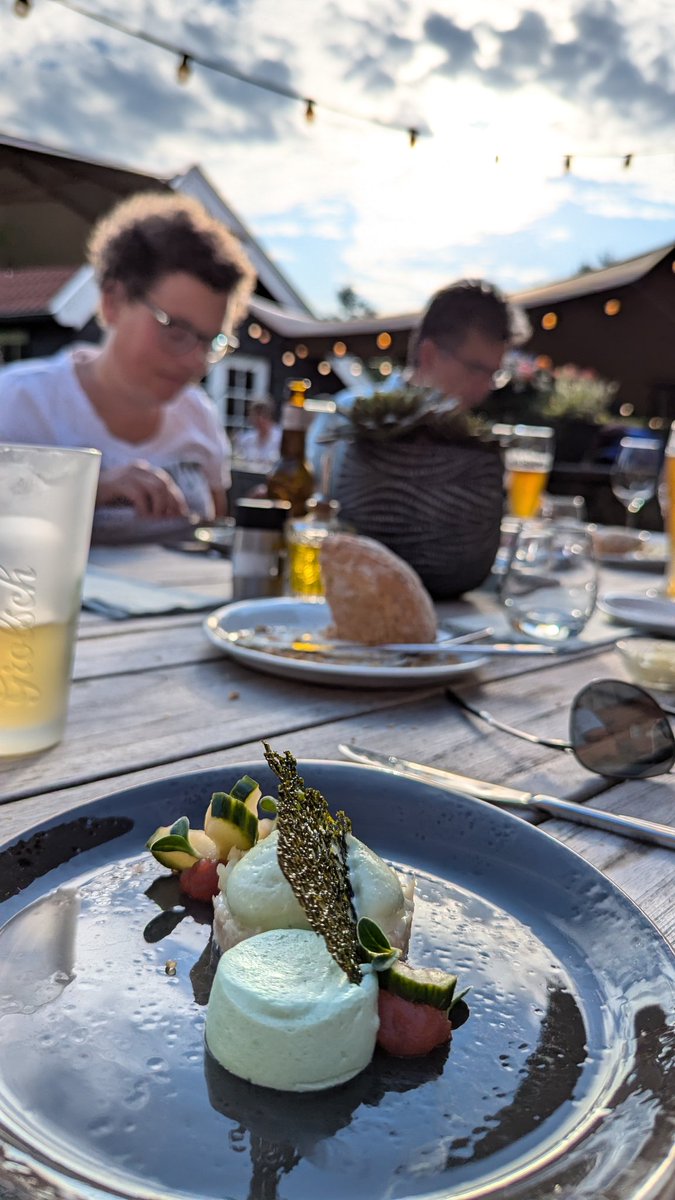 Twintig jaar geleden ofzo voor het laatst geweest. Wat een entourage midden in de natuur., Wat een duurzaam concept heeft <a href="/ErfgoedBossem/">Erfgoed Bossem</a> gecreëerd. #hulde